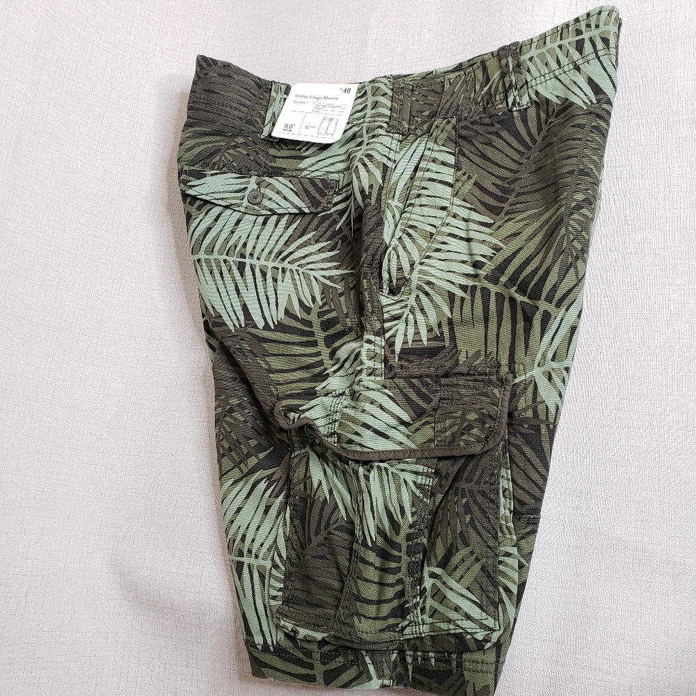 Goodfellow & Co Utility Cargo Shorts Men's 40 Waist Green Ferns Print NWT - Picture 6 of 10